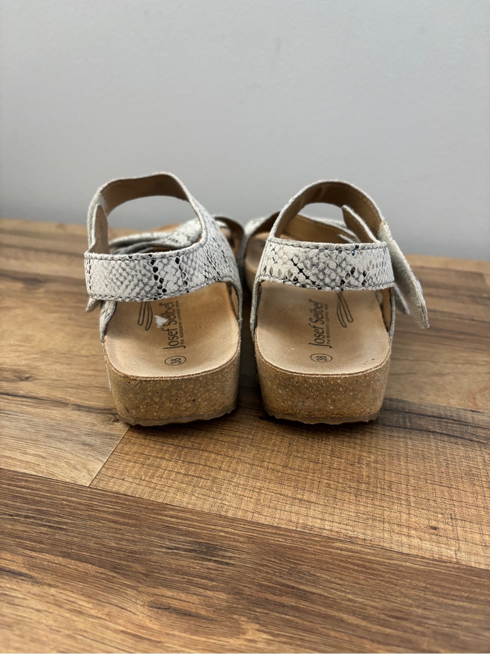 Josef Seibel Tonga 25 Ankle Strap Snakeskin Print Sandals - Picture 4 of 7